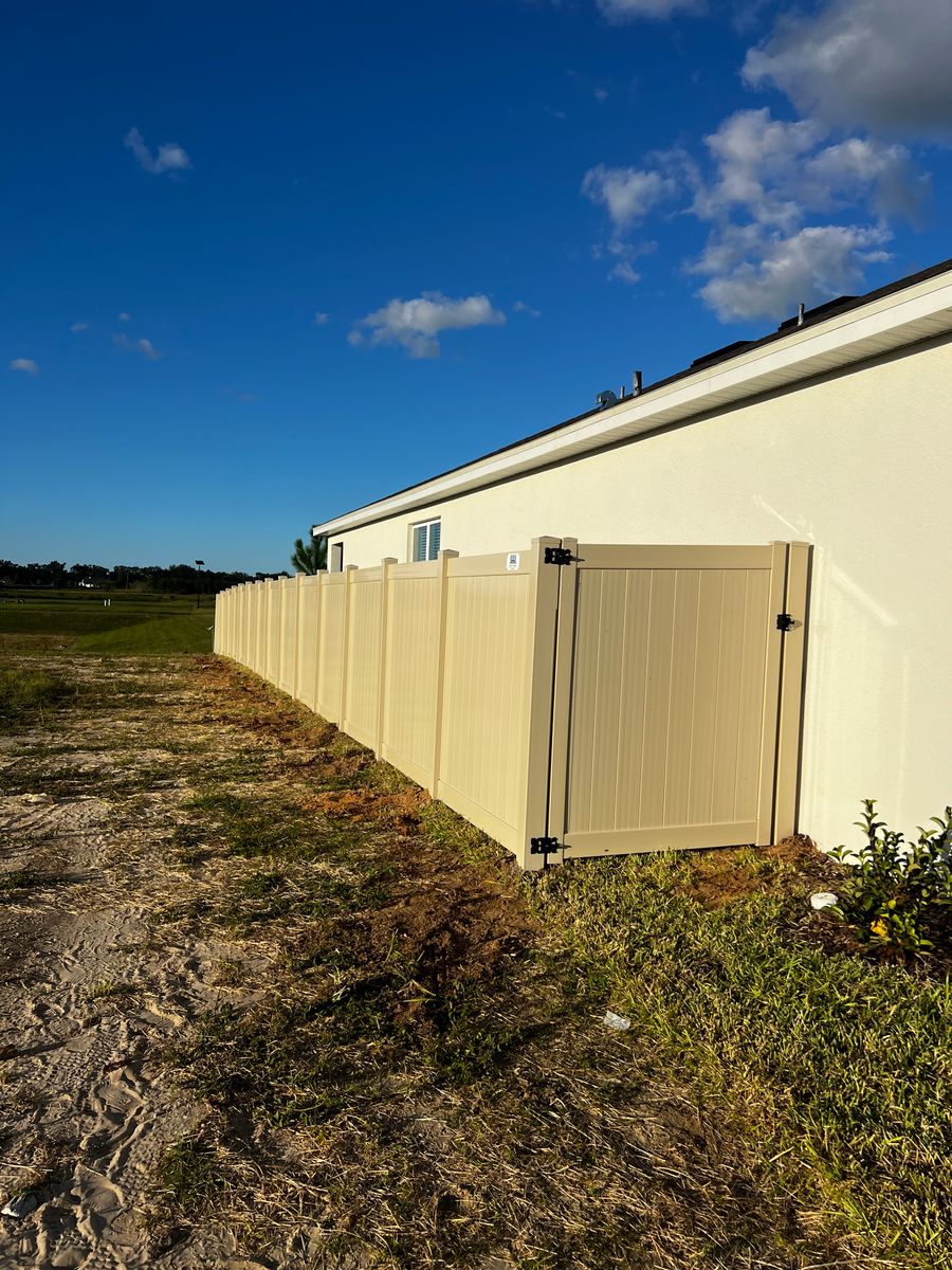 Vinyl Fencing for Browne’s Yard Creations in Fruitland Park, FL