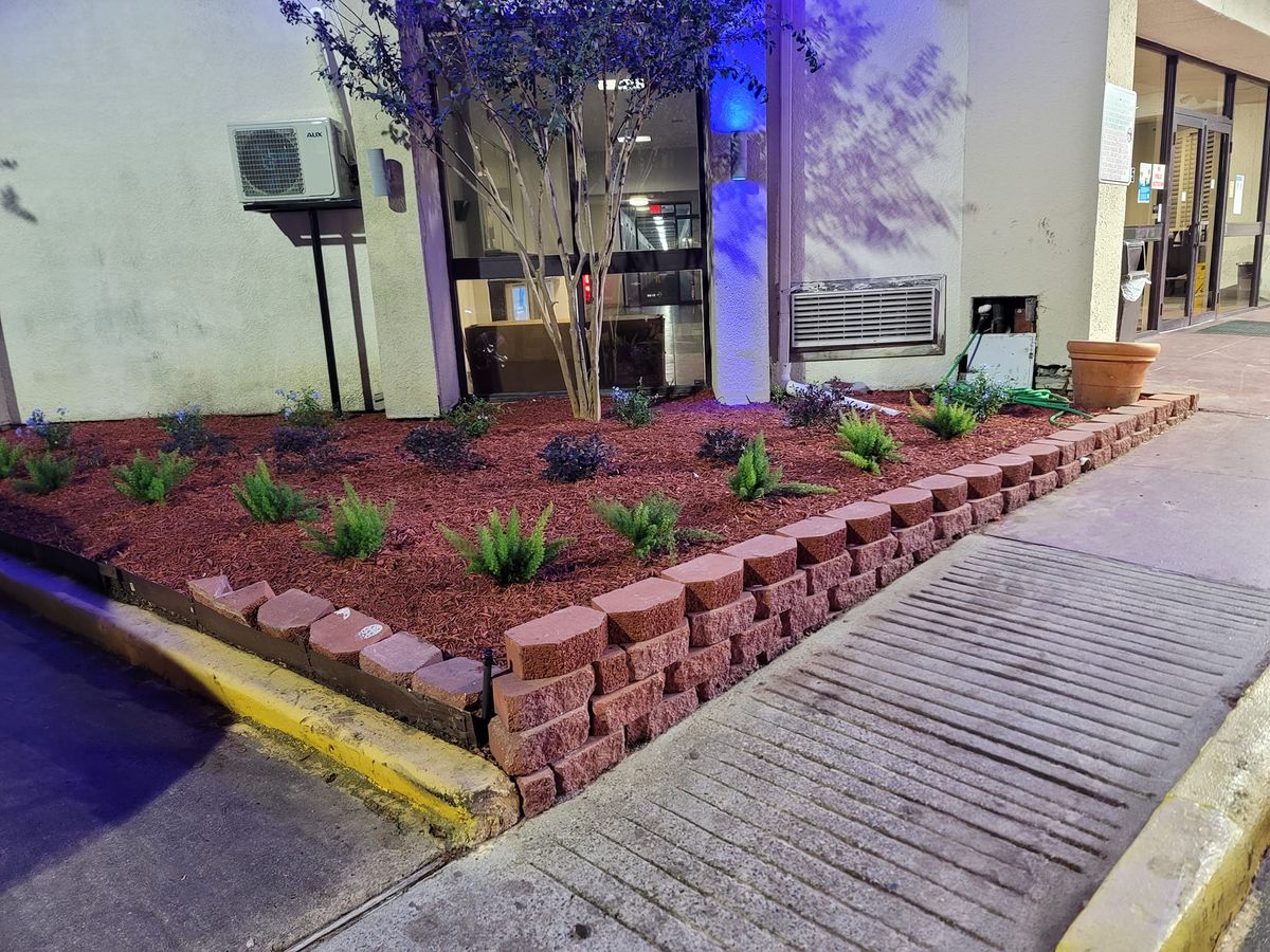 Mulch Installation for Right Choice Landscaping LLC in Houston, TX