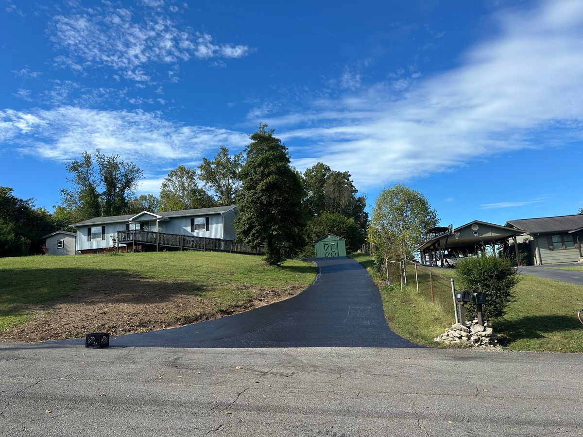 Asphalt Paving for Metzler Paving and Sealcoating in Jacksboro, TN