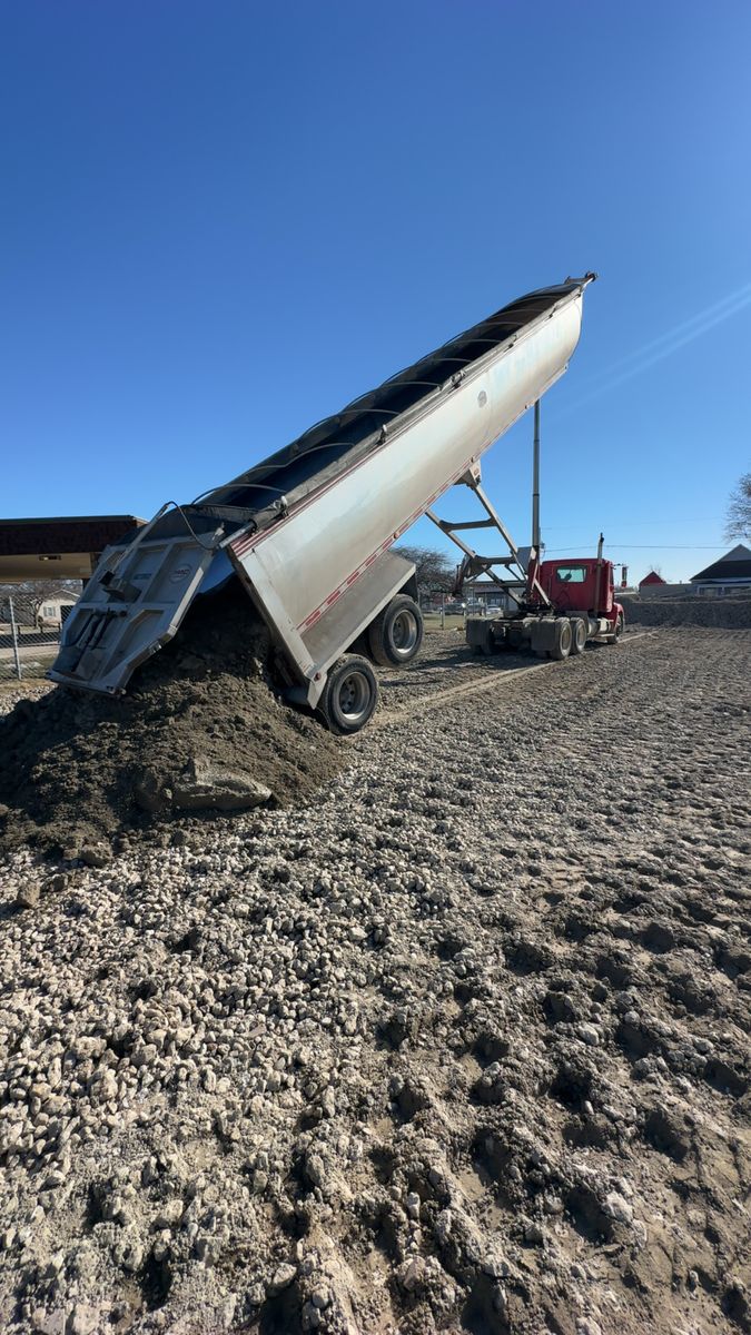 Trucking for Travis Excavating LLC in Olney,, IL