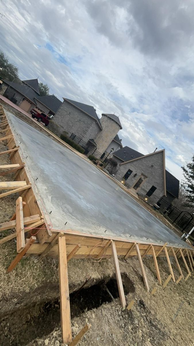 Concrete for Maldonado's Concrete Construction in Dallas, TX