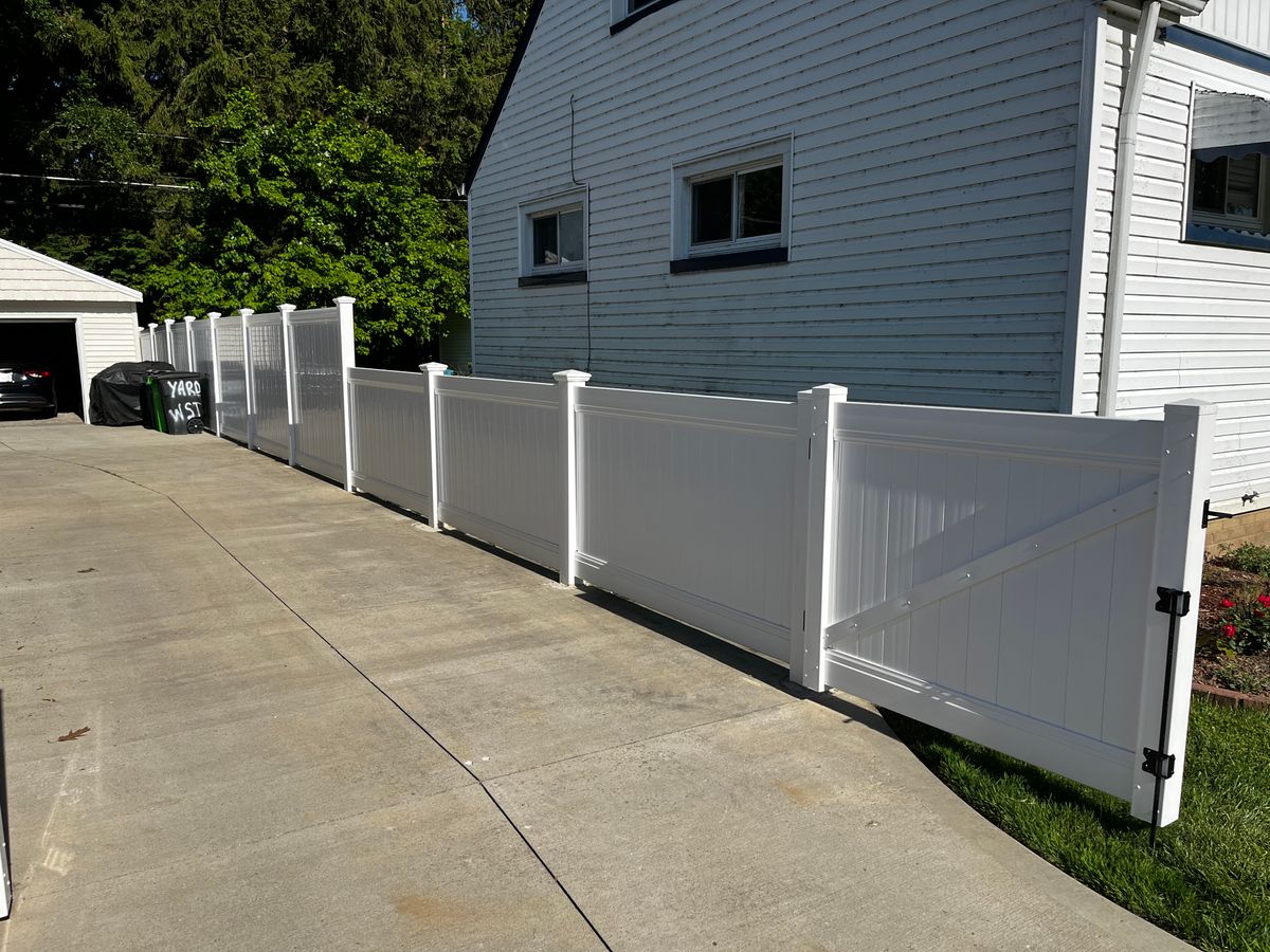 Fence Installation for Castle Fence & Deck LLC in Avon Lake, OH