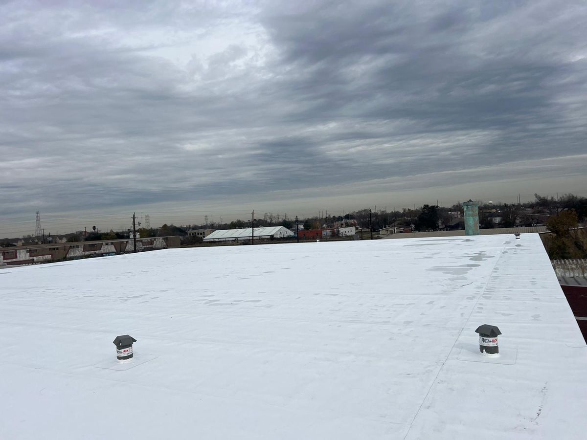 Commercial Roofing for E & E Roofing & Exteriors LLC in Baytown, TX