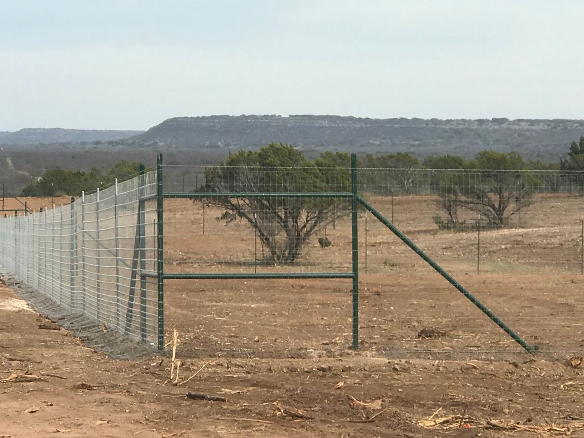 High-Game Fencing for 5-7 Fencing & Construction in Madisonville, TX