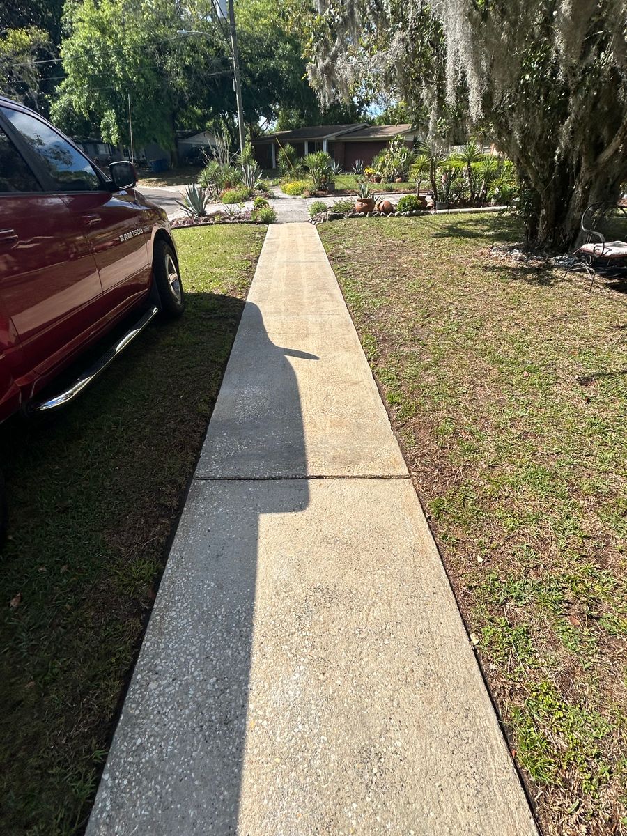 Driveway and Sidewalk Cleaning for Project Masters Group in Tampa, FL