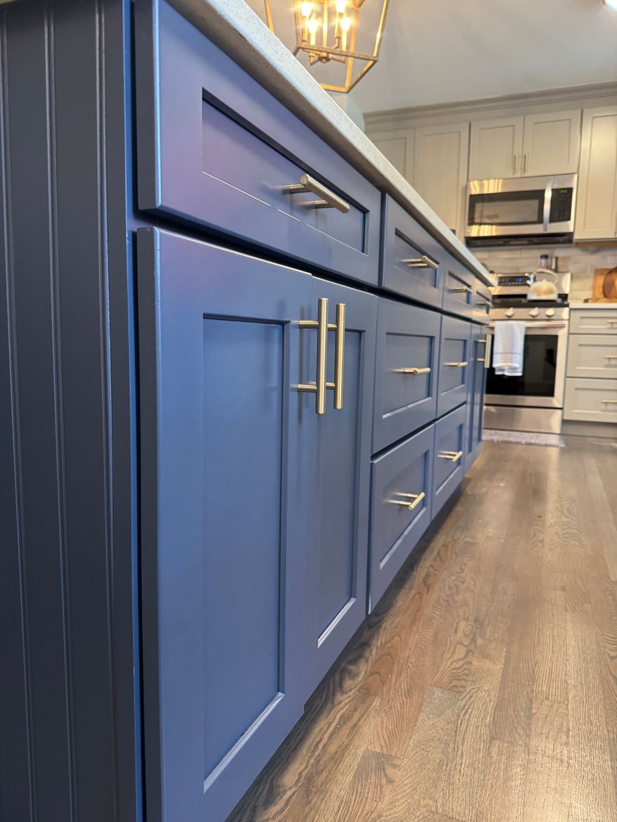 Kitchen and Cabinet Refinishing for Kingsmen Painting in Simpsonville, SC
