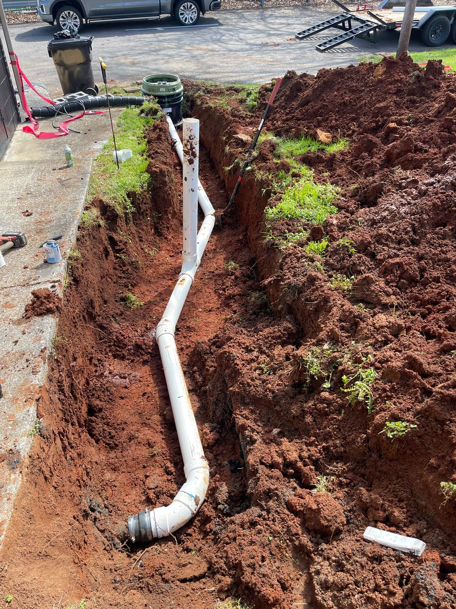 Underground Water & Sewer Services for Strange Excavating & Utilities in Lenoir City, TN