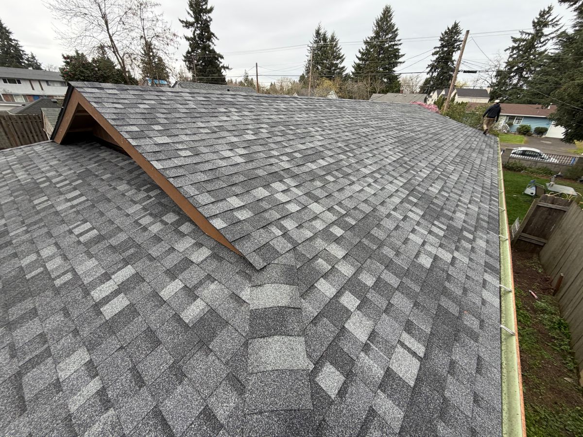 Roofing Installation for Rosas Pro Roof, LLC in Vancouver, WA
