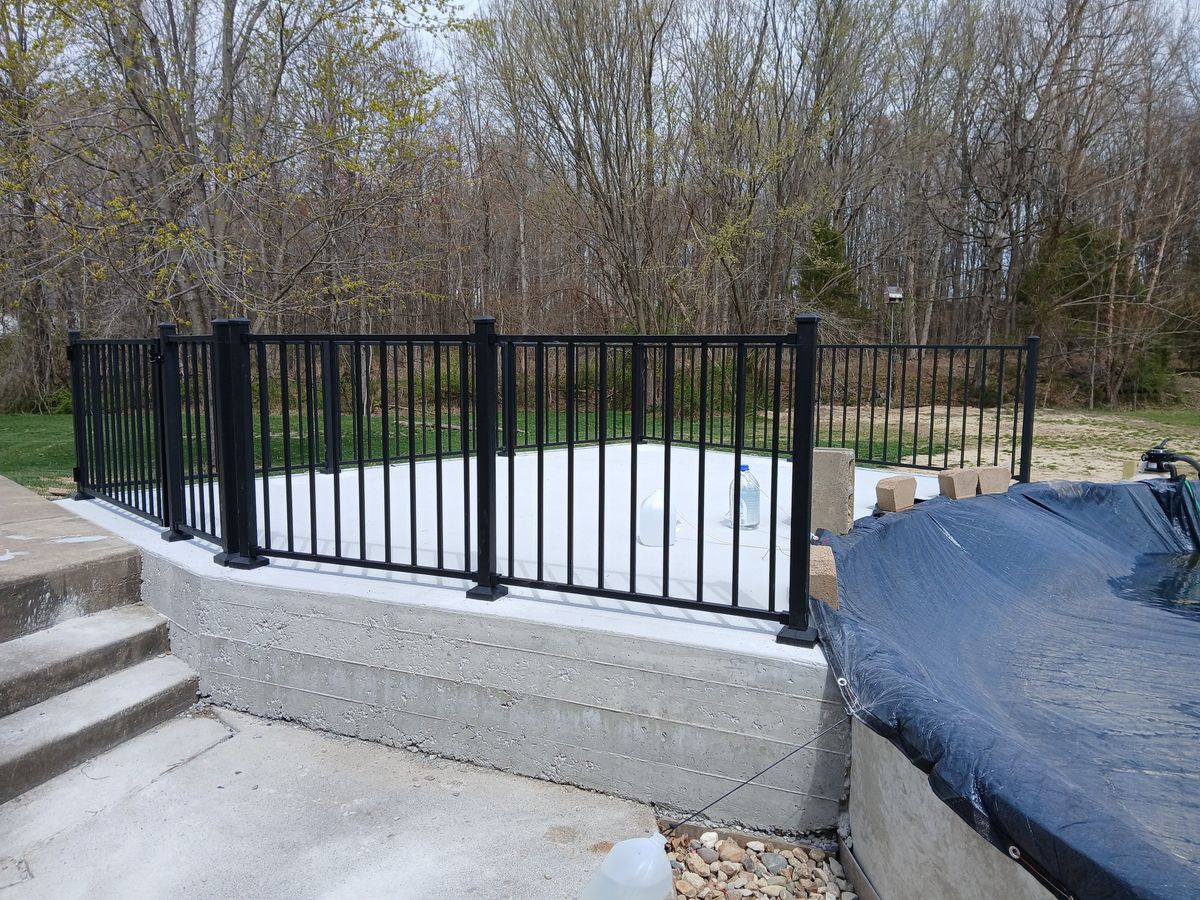 Fencing for Dead Tree General Contracting in Carbondale, Illinois