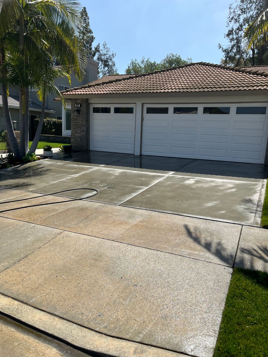 Driveway and Sidewalk Cleaning for Reliable Powerwash & Property Services in Norco, CA
