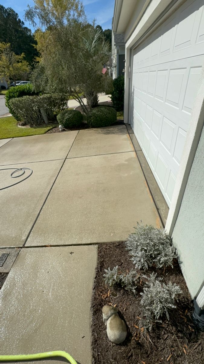 Driveway and Sidewalk Cleaning for Patriot Soft Wash LLC in Beaufort, SC