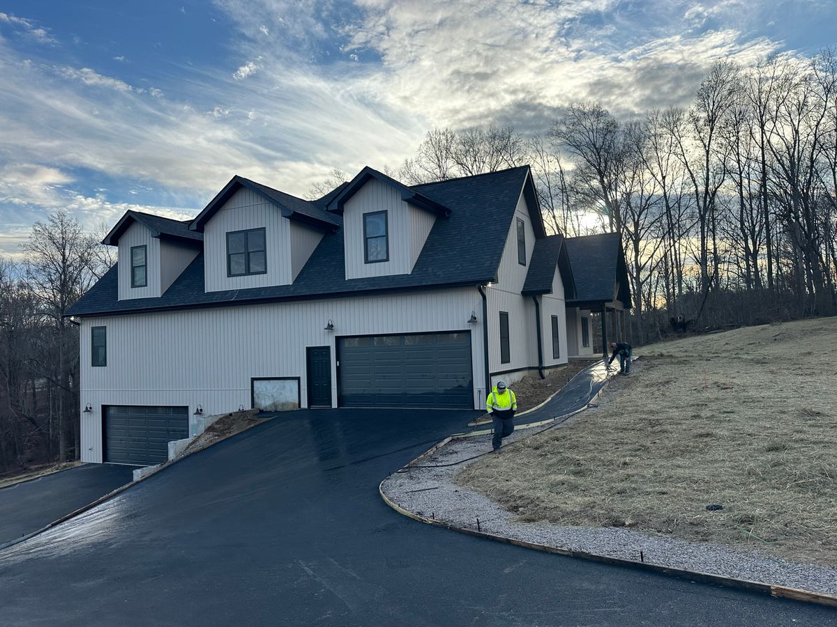 Asphalt Paving for Metzler Paving and Sealcoating LLC in Jacksboro, TN