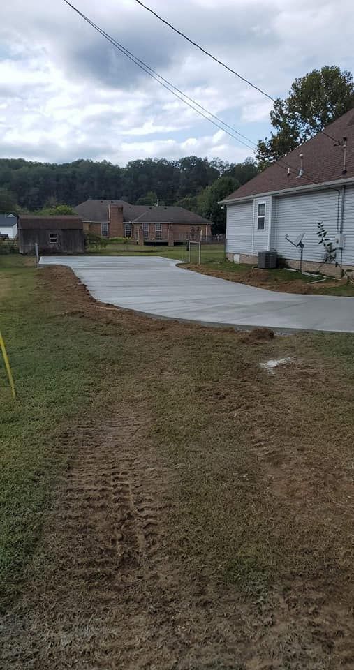 Sidewalk Installation for Sullivan Concrete in Kingston Springs, TN