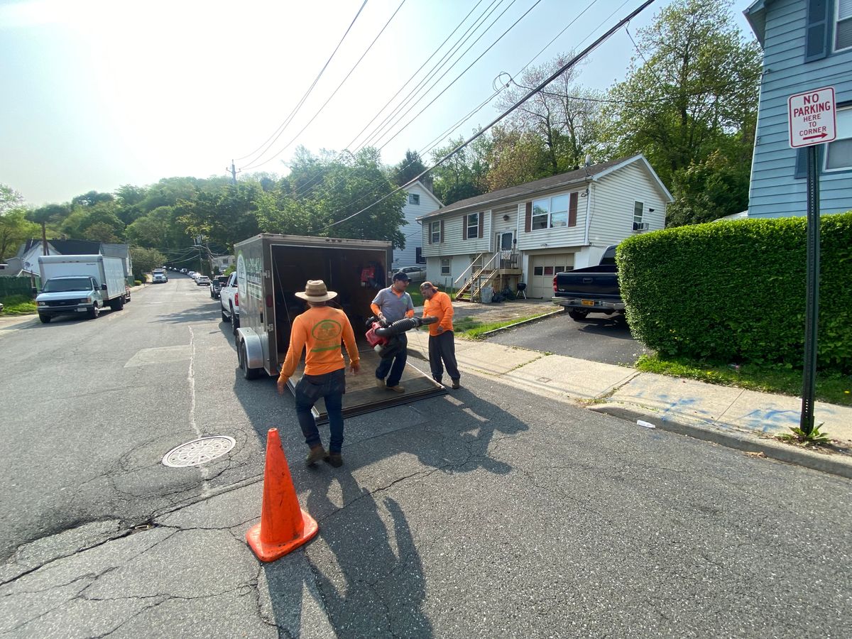 Shrub Trimming for Zaldivar’s Lawn Care INC  in Peekskill, NY