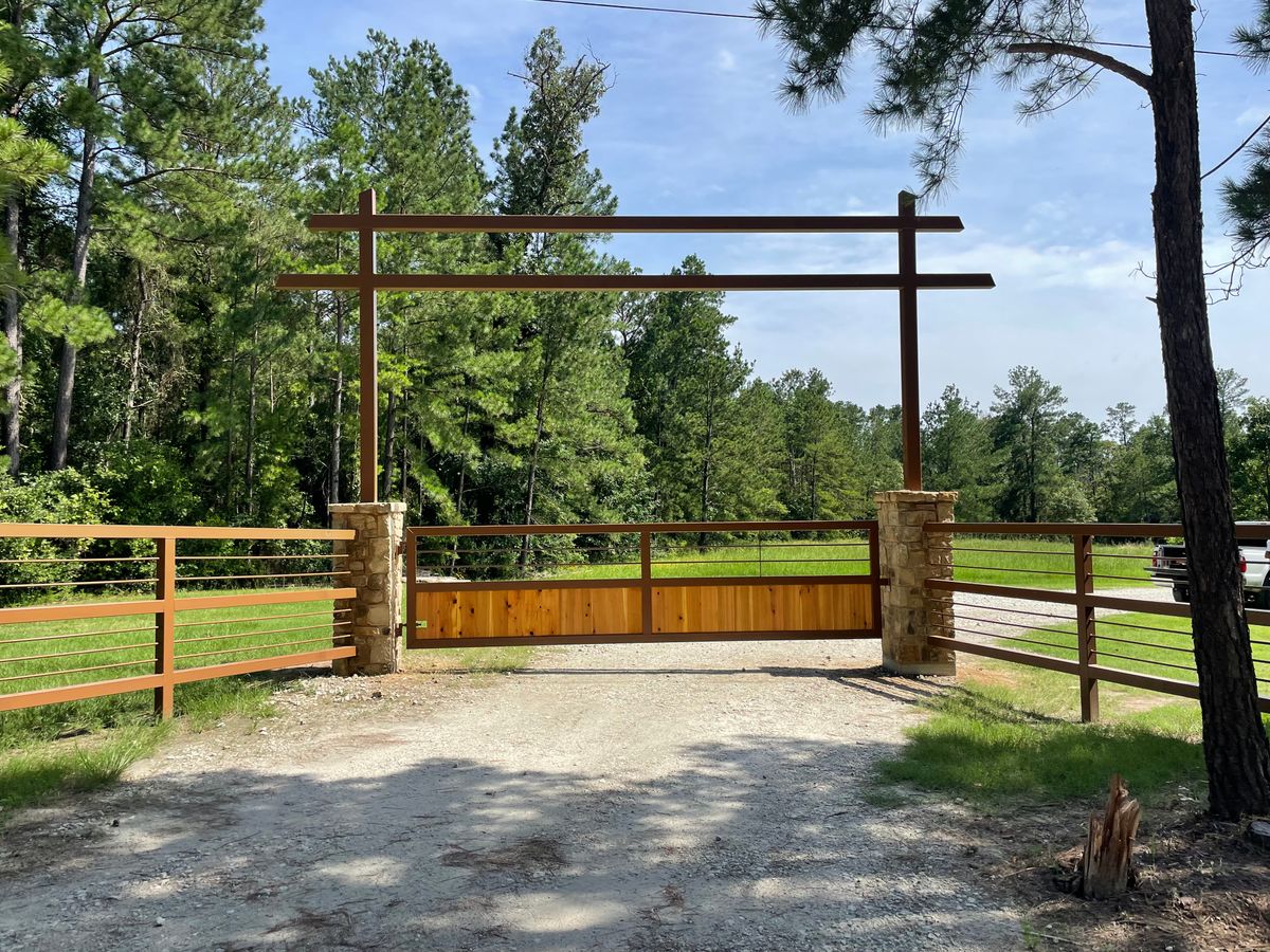 Gate Construction for Barber Metal Fabrication and Construction LLC in Huntsville, TX