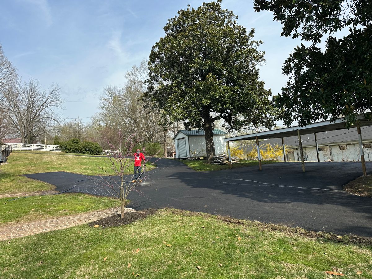 Asphalt Paving for Metzler Paving and Sealcoating LLC in Jacksboro, TN