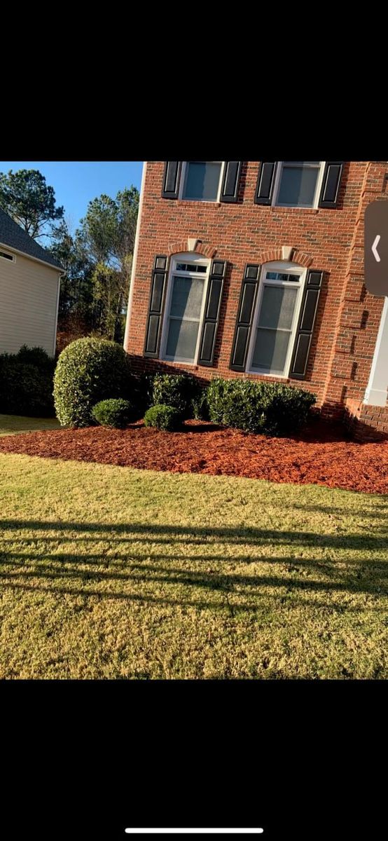 Mulch Installation for Arciniega Landscapes in Acworth, Georgia