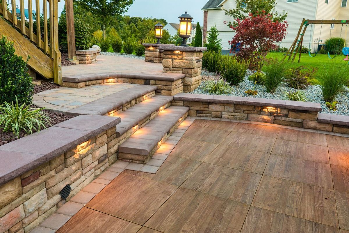 Lights for Buckeye Lawns & Landscaping LLC in Millersburg, OH