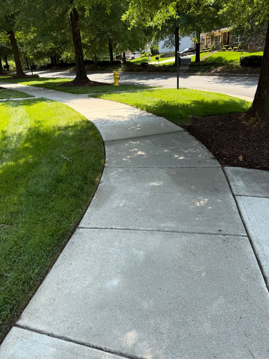 Driveway and Sidewalk Cleaning for 4U Pressure Washing in Huntersville, NC