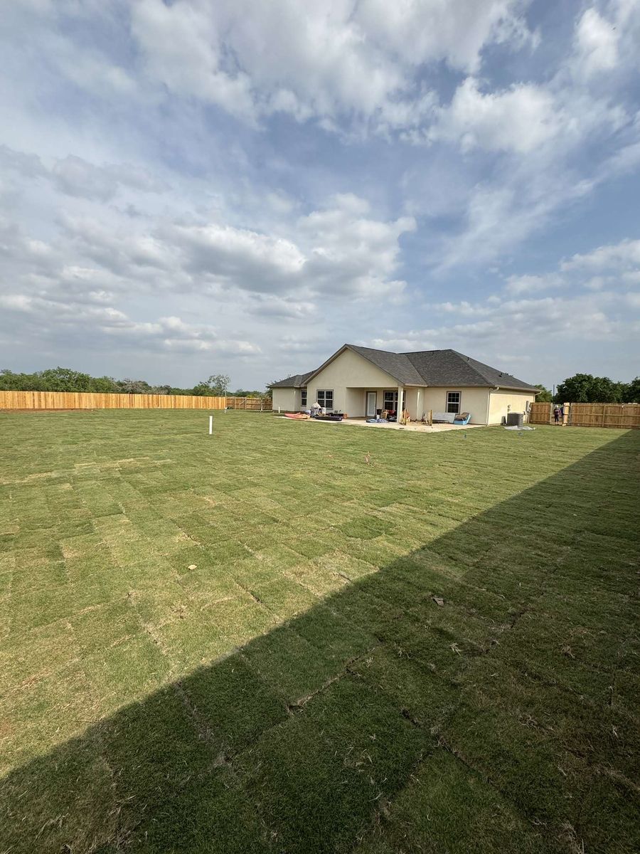 Fall Clean Up for Platinum K Landscaping in San Antonio, TX
