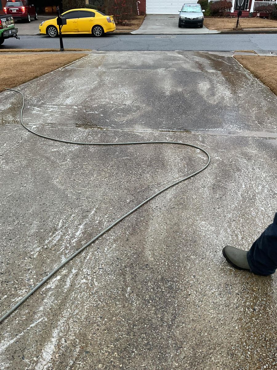 Roof Cleaning for Sexton Lawn Care in Jefferson, GA