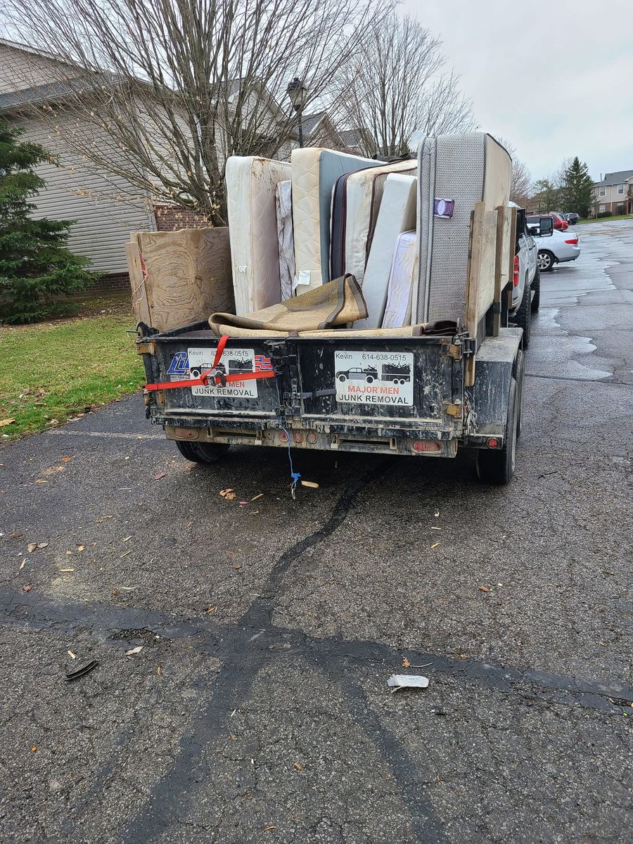 Hauling for Major Men Junk Removal in Columbus, OH