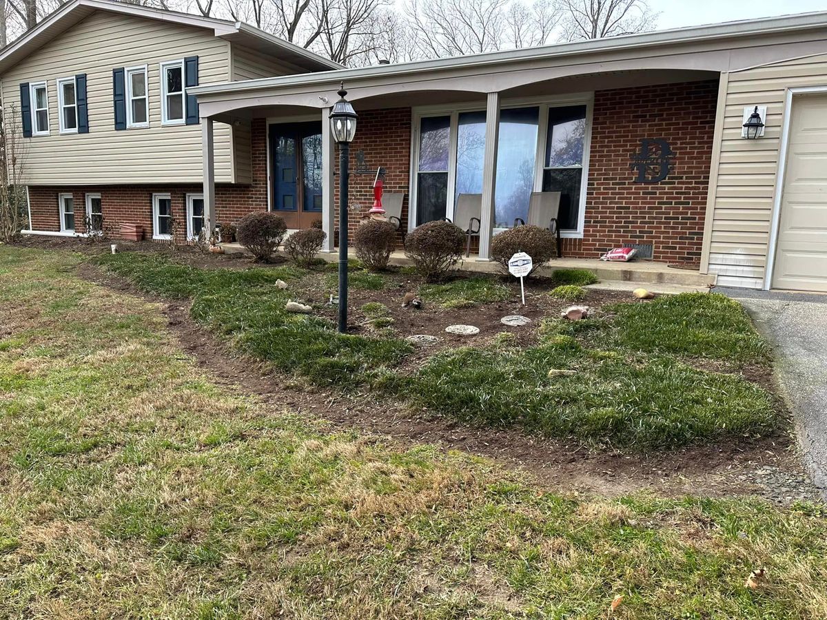 Mulch Installation for I & C Landscaping in Golden Beach, MD 