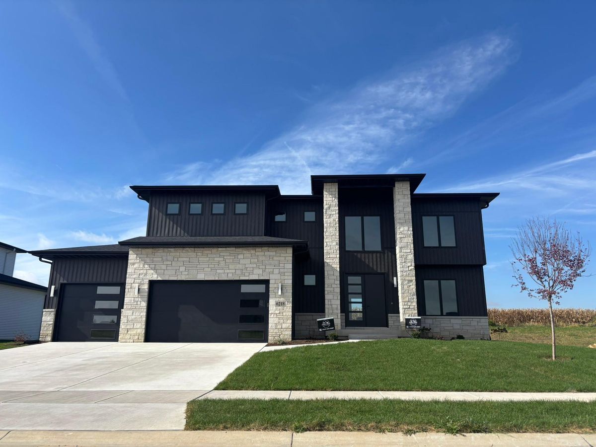 Custom Home Design and Construction for Murrell Homes in Davenport, IA