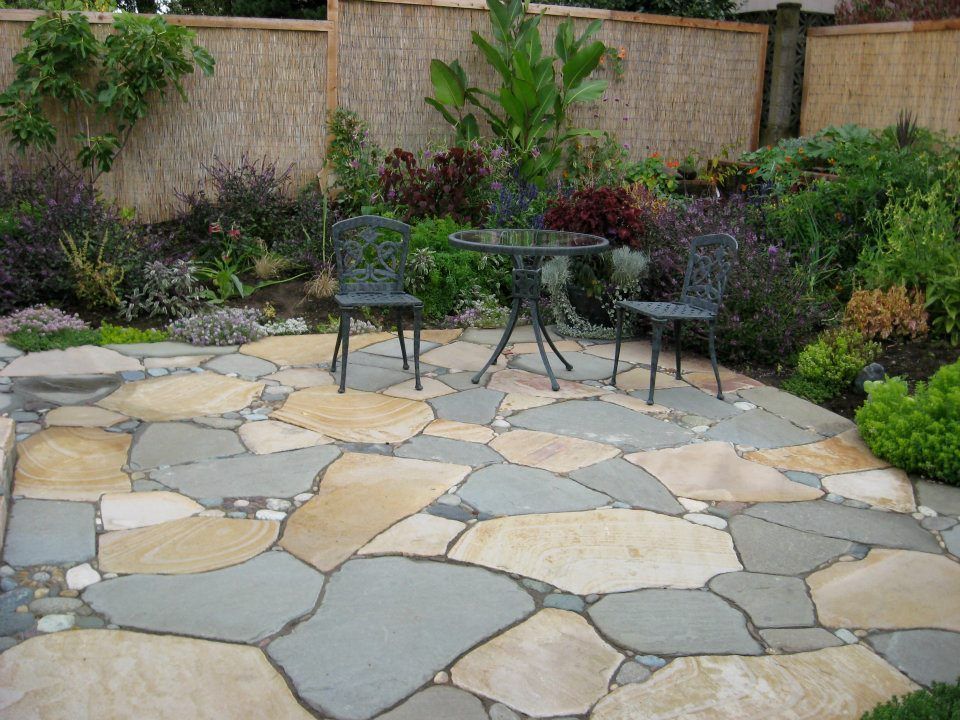 Natural Stone Hardscape for DG Stone & Landscaping Designs in DuPage County, Illinois