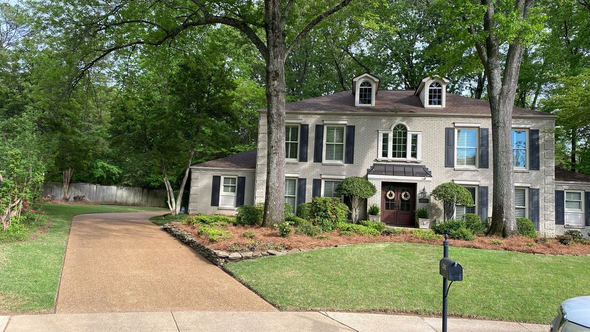 Shrub Trimming for Sanchez Z. Landscaping in Memphis, TN