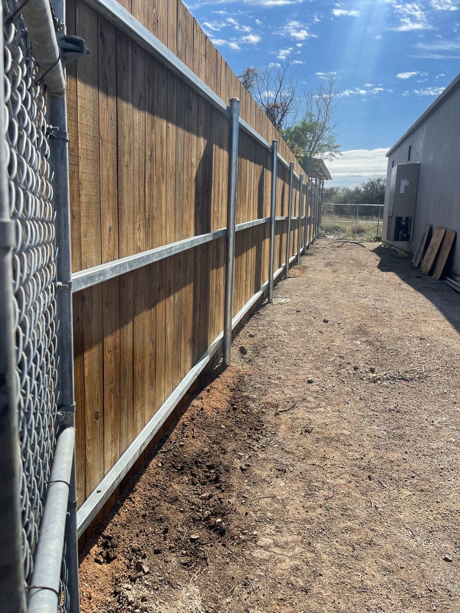 Decorative/Privacy Fencing for 5-7 Fencing & Construction in Madisonville, TX
