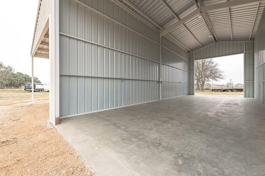 Barns & Shops for CWC Custom Homes & Barndominiums in Snook, TX