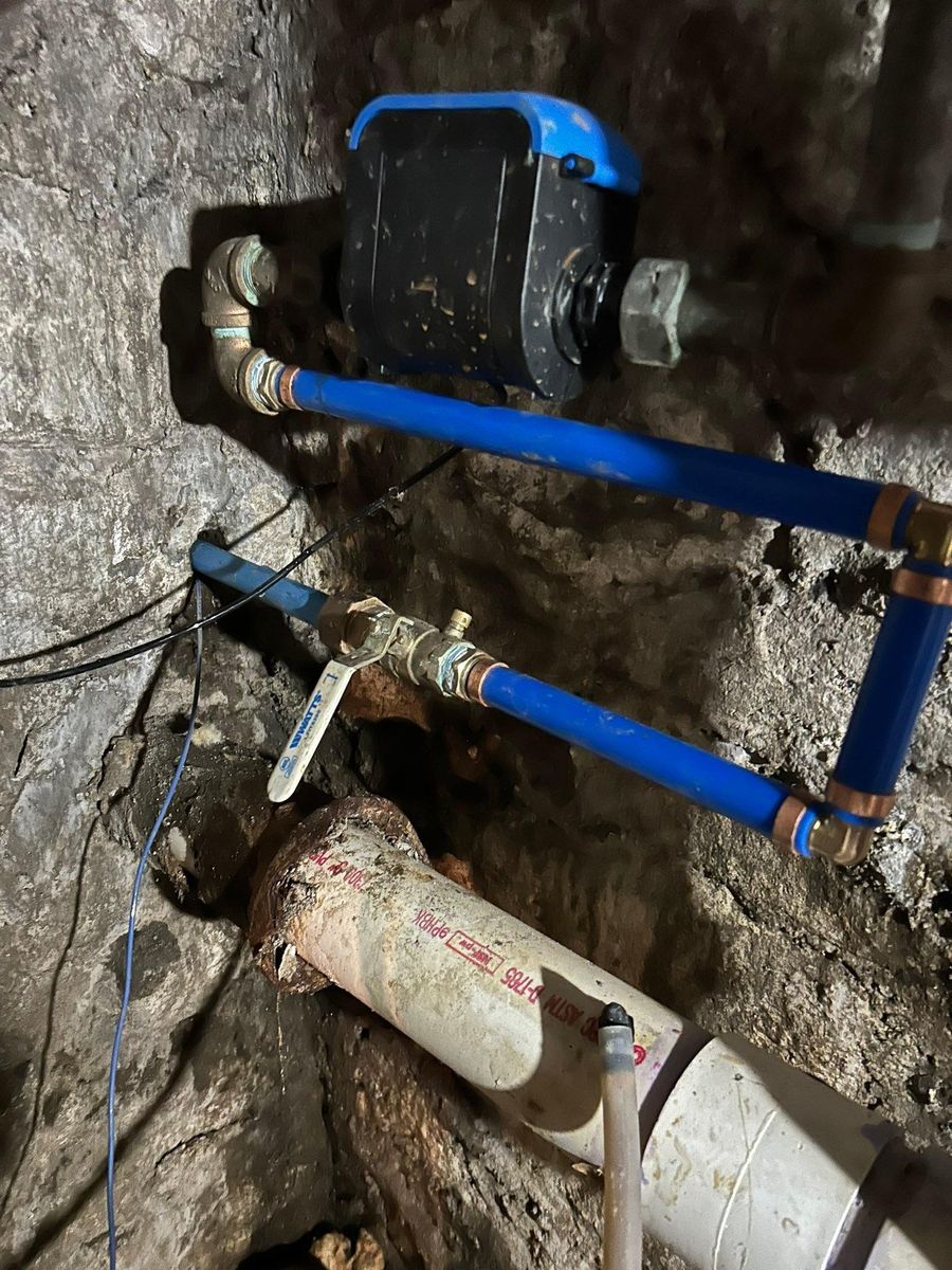 Foundation Digging for Mike Wilcoxson Excavating & Well Drilling in Pierceton,  IN