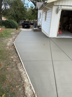 Concrete Driveways for Twisted Ridge Construction LLC in Cheney, KS