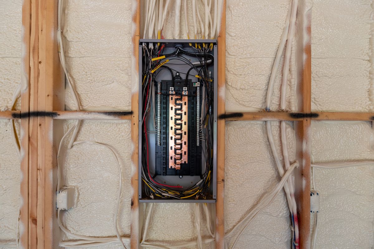 Minor Electrical for Preferred Building Services LLC in Honolulu, HI