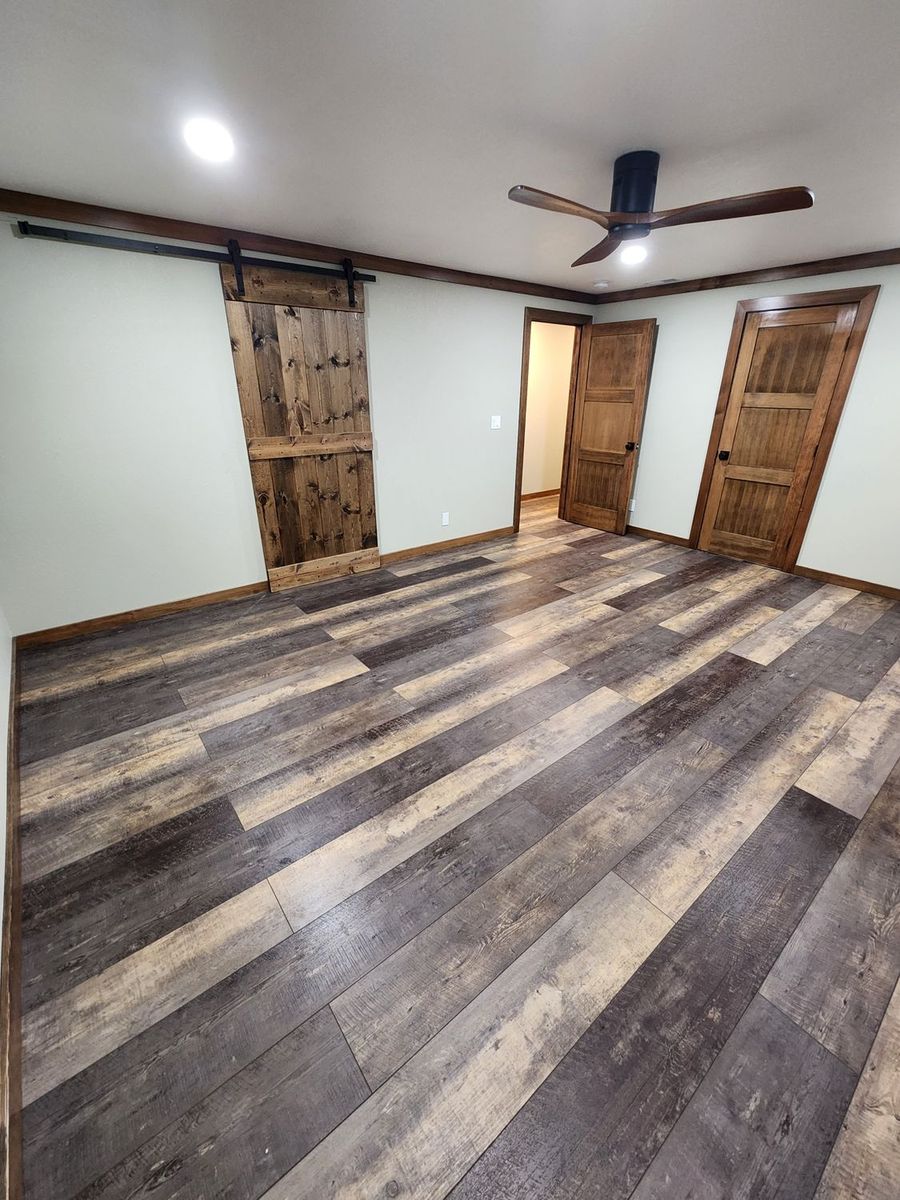 Flooring for Custom Valley Construction   in Sunnyside, Washington