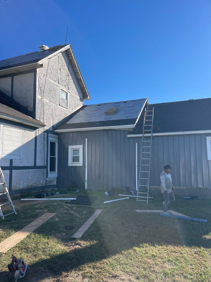 Roofing for Roofing Install Near Parker City, IN in Pendleton, IN