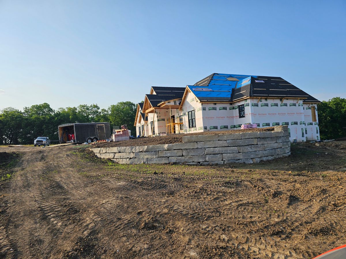 Limestone Rock Walls for Viking Dirtworks and Landscaping in Gallatin, MO