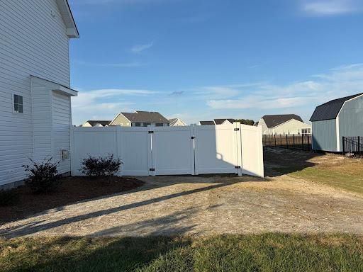 Fence Installation for RedLine Fencing in Moyock, NC
