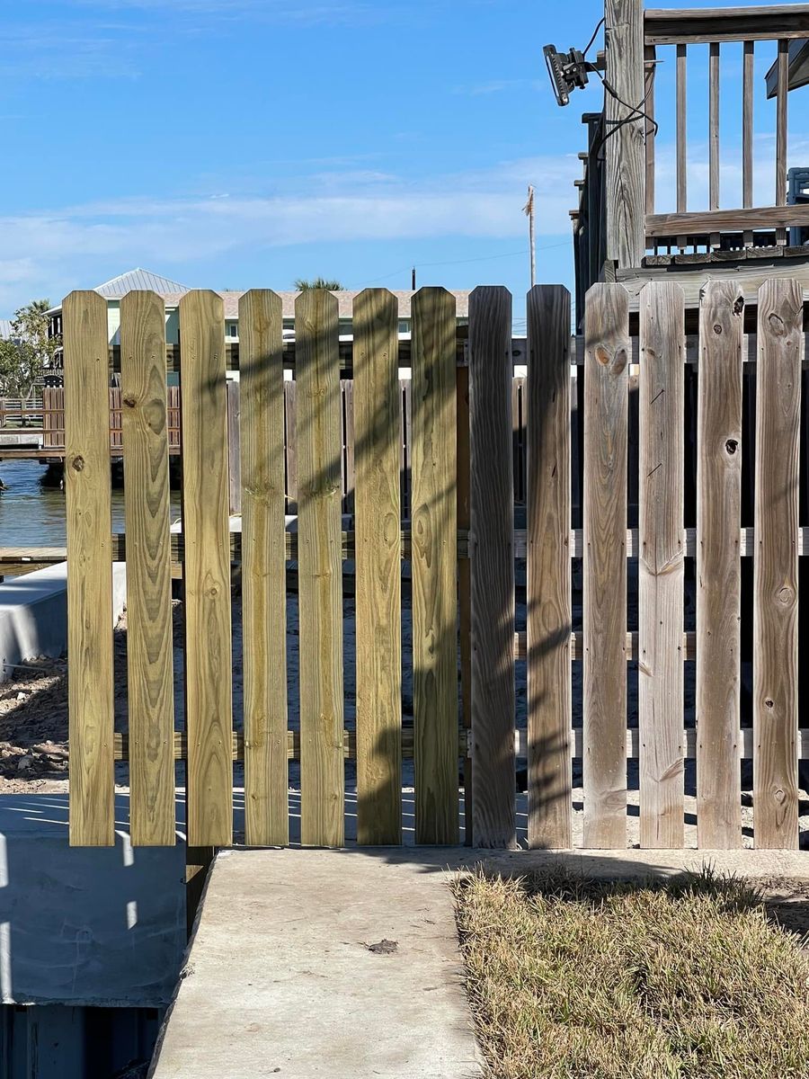 Fencing for Raw Demo And Construction,LLC in Rockport, TX