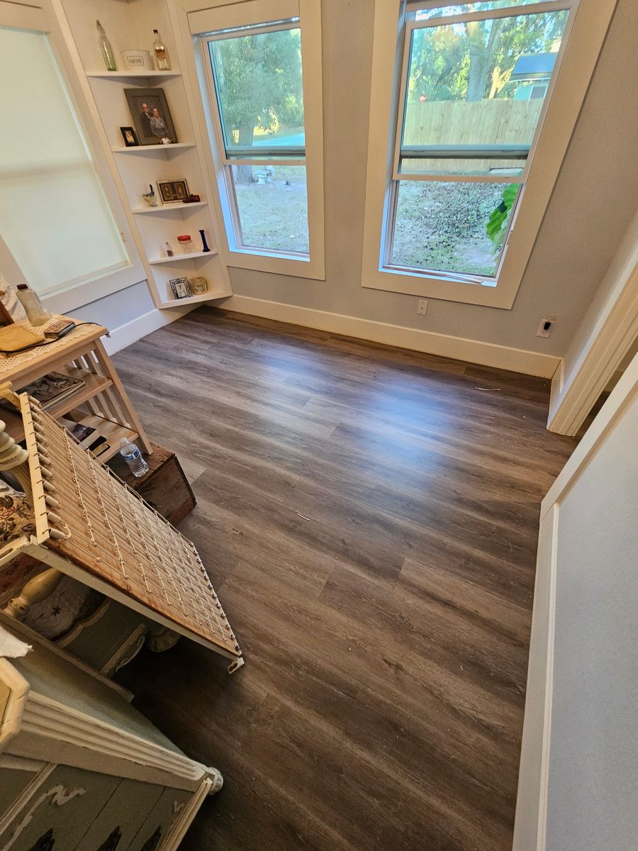 Flooring for Hockley Frame and Siding LLC in Hockley, TX