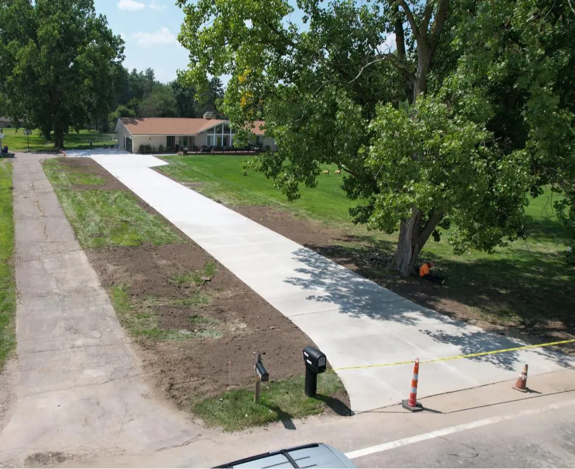 Driveways Construction  for D.R. Concrete  in Lincoln Park, MI