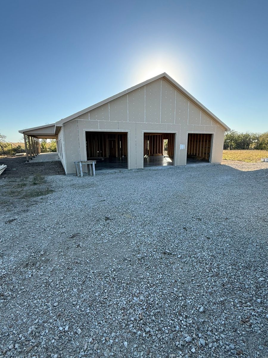 Siding & Roofing for Edgecomb Builders in Ottawa , KS