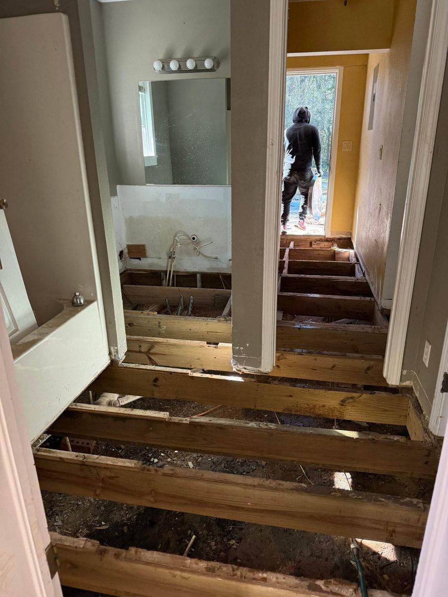 Flooring for Southland Fencing and Construction in Anniston, AL