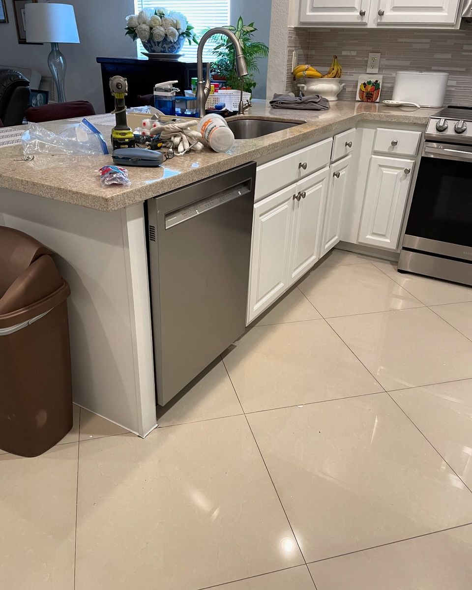 Kitchen and Cabinet Refinishing for J & J Refinishing in Fort Lauderdale,  FL