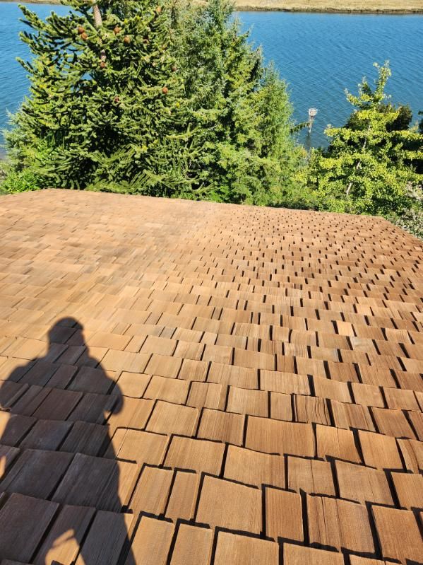 Gutter and Roof Cleaning for Bob's Yard Care & Landscaping in Raymond, WA