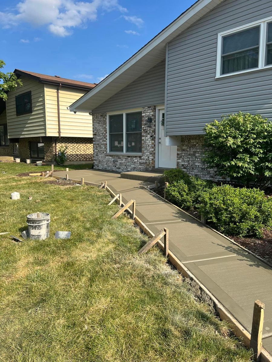 Sidewalk Installation for Luna Dynasty Concrete in Chicago, IL
