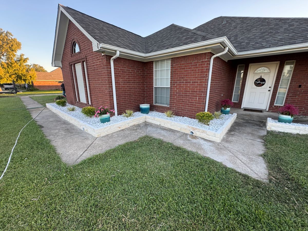 Mulch Installation for JDR Texas Landscaping Pros in Seagoville, TX