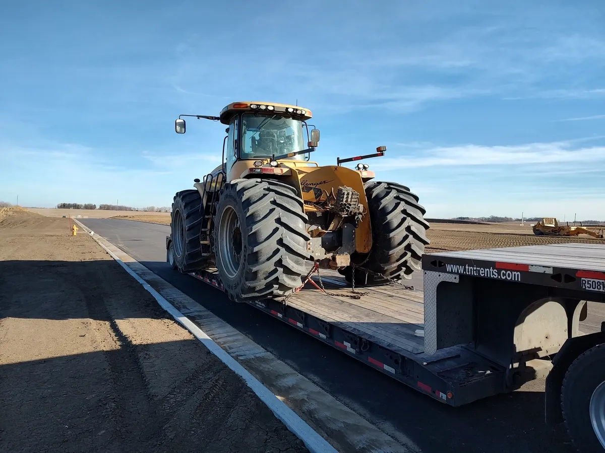 Specialized Transportation for Jeff Hall Trucking in Ligonier, IN