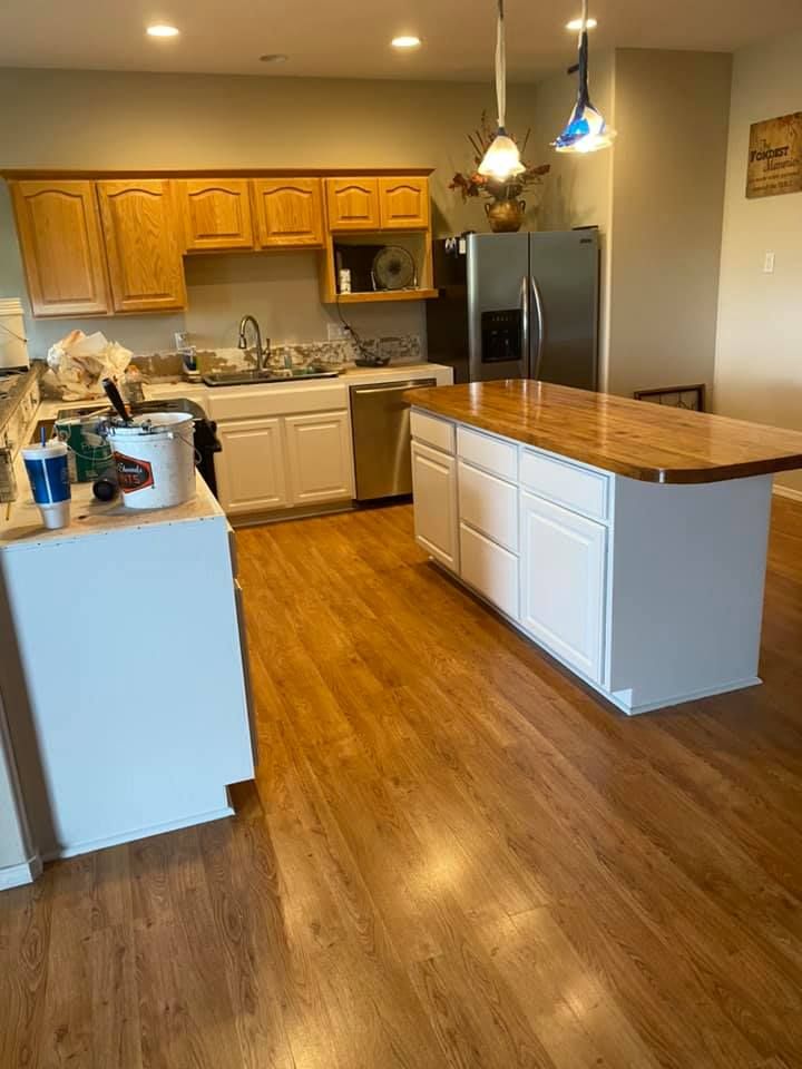 Kitchen and Cabinet Refinishing for Reed's Painting LLC in Prescott Vallley, AZ